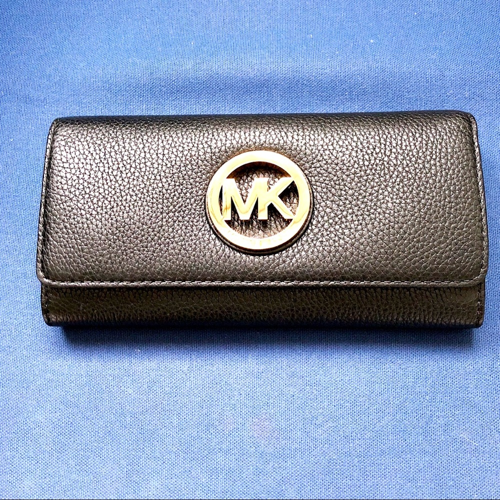 Michael Kors Fulton Flap Continental Wallet